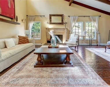 4751 Topeka Drive - Photo Thumbnail 7