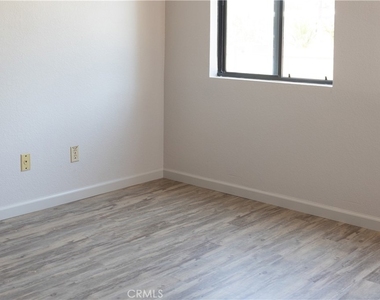 1239 E Foothill Boulevard - Photo Thumbnail 2