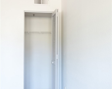 1239 E Foothill Boulevard - Photo Thumbnail 10