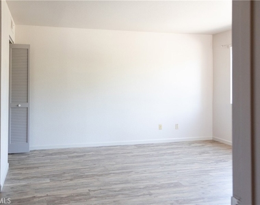 1239 E Foothill Boulevard - Photo Thumbnail 4