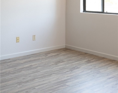 1239 E Foothill Boulevard - Photo Thumbnail 3