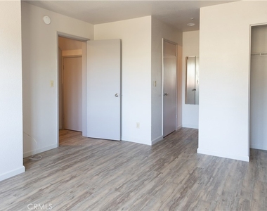 1239 E Foothill Boulevard - Photo Thumbnail 8
