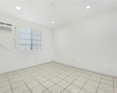 400 W 109th Street W - Photo Thumbnail 6