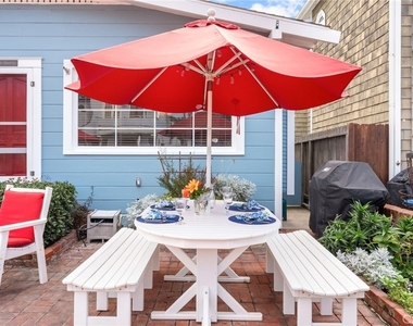 36 19th Street - Photo Thumbnail 2