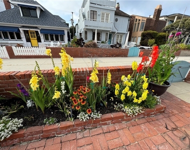 36 19th Street - Photo Thumbnail 9