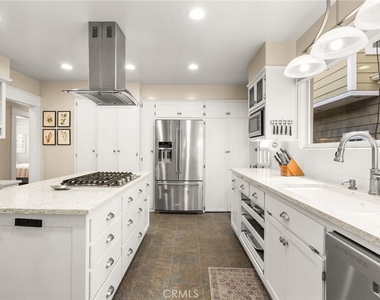 36 19th Street - Photo Thumbnail 21