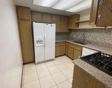 9856 Shirley Gardens Drive - Photo Thumbnail 3