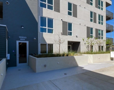 18900 Parthenia Street - Photo Thumbnail 36