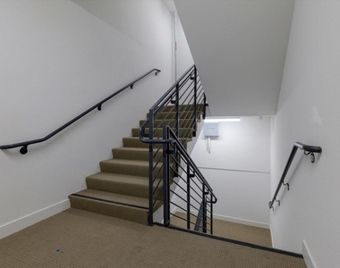 18900 Parthenia Street - Photo Thumbnail 35