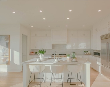 137 Oakstone - Photo Thumbnail 11
