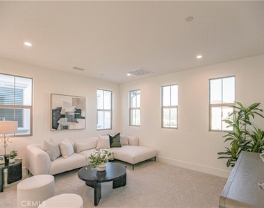 137 Oakstone - Photo Thumbnail 16
