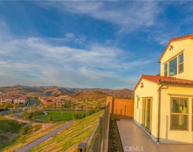 137 Oakstone - Photo Thumbnail 5