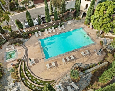 1 Tivoli Court - Photo Thumbnail 2