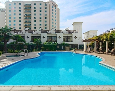 700 W Harbor Drive - Photo Thumbnail 40