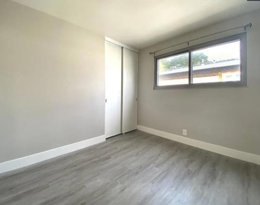 134 Morton Drive - Photo Thumbnail 11