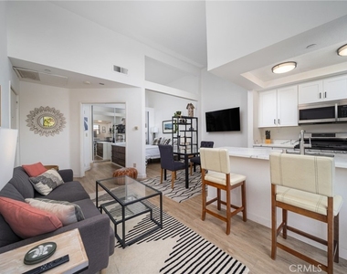 1046 Calle Del Cerro - Photo Thumbnail 4