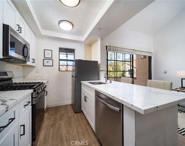 1046 Calle Del Cerro - Photo Thumbnail 8