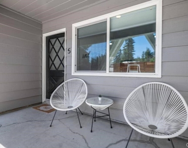 560 Edgemoor - Photo Thumbnail 2