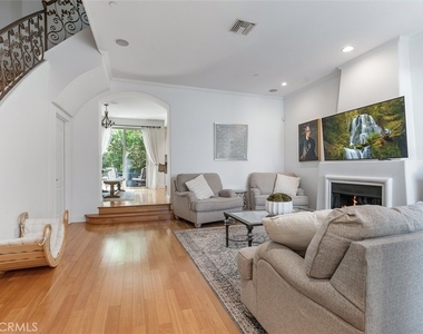 2753 Piedmont Avenue - Photo Thumbnail 3
