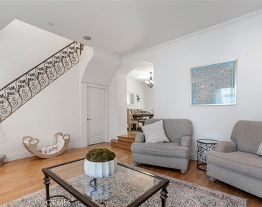2753 Piedmont Avenue - Photo Thumbnail 4
