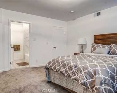 4124 Barrett - Photo Thumbnail 20