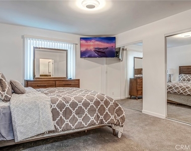 4124 Barrett - Photo Thumbnail 19