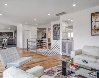 4124 Barrett - Photo Thumbnail 4