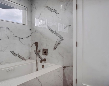 4124 Barrett - Photo Thumbnail 26
