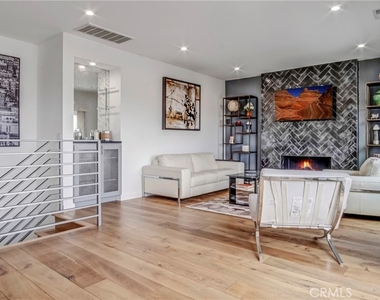4124 Barrett - Photo Thumbnail 14