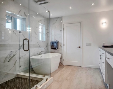 4124 Barrett - Photo Thumbnail 32
