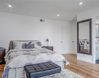 4124 Barrett - Photo Thumbnail 24