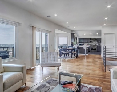 4124 Barrett - Photo Thumbnail 9