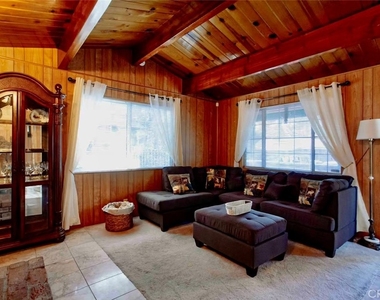 336 W Sherwood - Photo Thumbnail 3