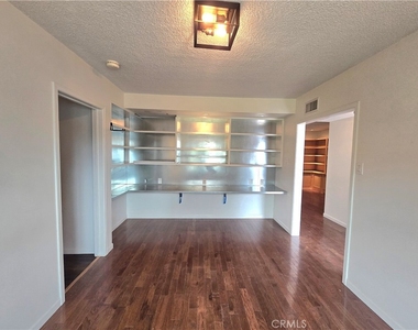 896 Altura Way - Photo Thumbnail 2