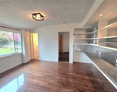 896 Altura Way - Photo Thumbnail 1