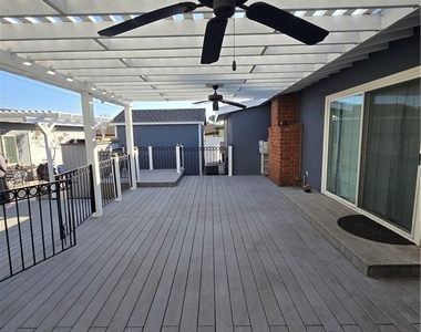 896 Altura Way - Photo Thumbnail 13