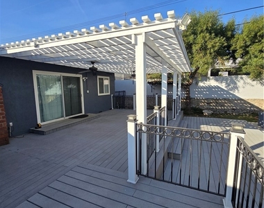 896 Altura Way - Photo Thumbnail 14