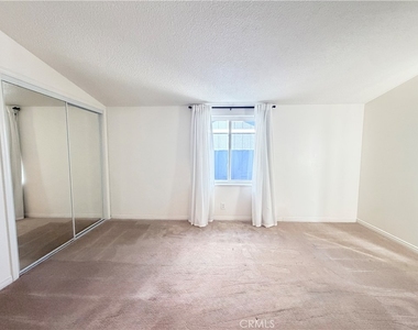 896 Altura Way - Photo Thumbnail 20