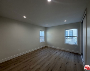 1546 S Ogden Drive - Photo Thumbnail 4