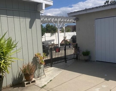 15134 Poplar Avenue - Photo Thumbnail 8