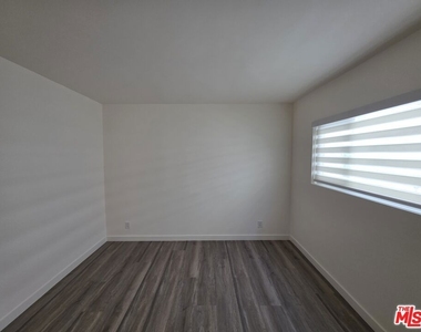 1433 Brockton Avenue - Photo Thumbnail 16