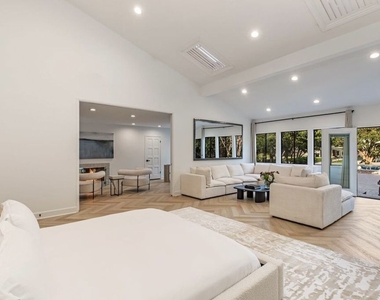 624 N Beverly Drive - Photo Thumbnail 16