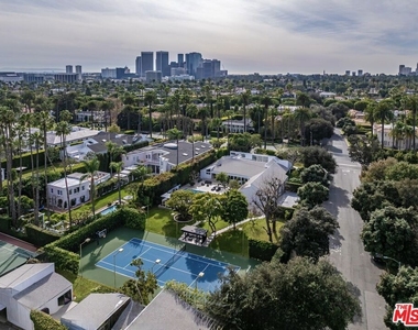 624 N Beverly Drive - Photo Thumbnail 1