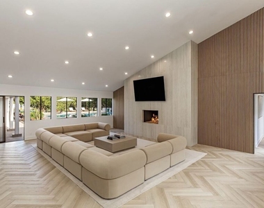 624 N Beverly Drive - Photo Thumbnail 11