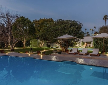 624 N Beverly Drive - Photo Thumbnail 2