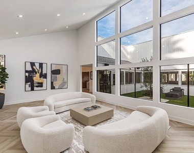 624 N Beverly Drive - Photo Thumbnail 5