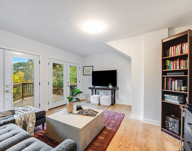 3323 N Knoll Drive - Photo Thumbnail 32