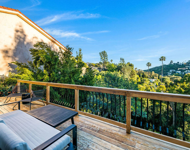 3323 N Knoll Drive - Photo Thumbnail 17