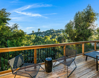 3323 N Knoll Drive - Photo Thumbnail 16