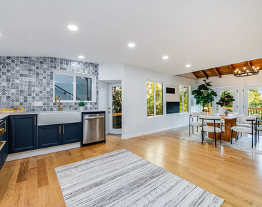 3323 N Knoll Drive - Photo Thumbnail 14